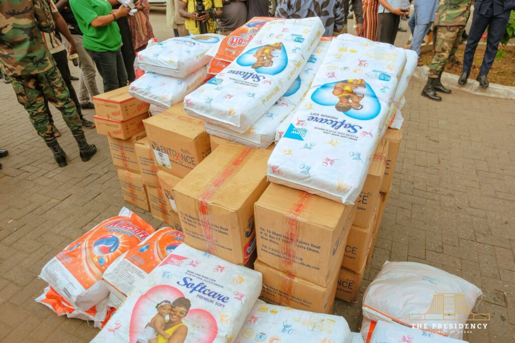Mahama Donates Flood Relief Items to 37 Military Hospital 3 Mahama Donates to 37 Millitary Hospital 4