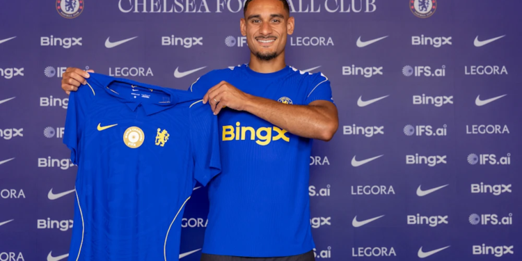 Maxence Lacroix unveiled after signing a 6-year contract at Chelsea