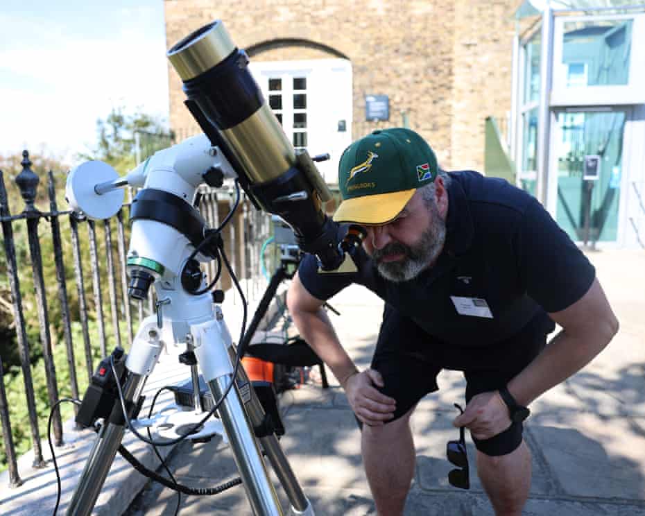 Thousands Gather Across Europe for Total Solar Eclipse 2 1001073410