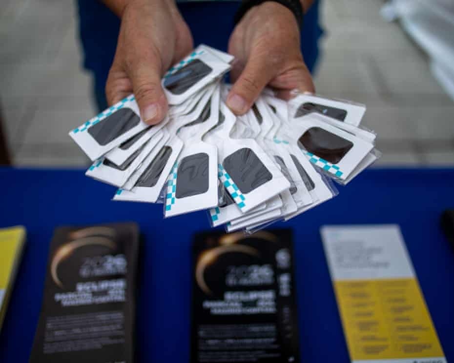 Thousands Gather Across Europe for Total Solar Eclipse 5 1001073413