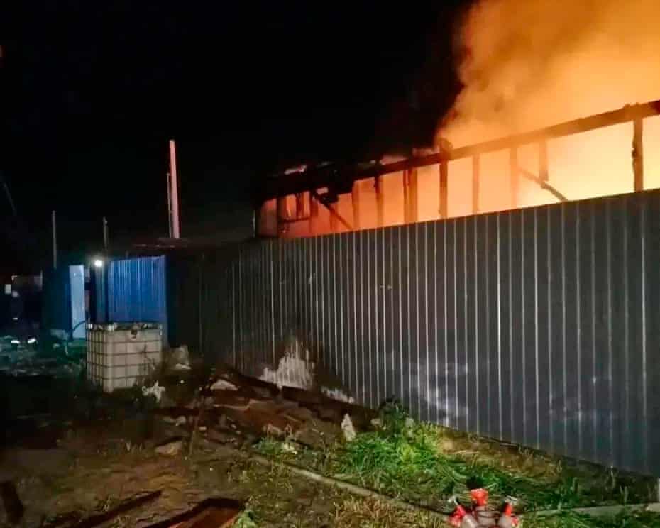Zelenskyy Vows Response After Russian Strike Kills 10 4 1001082211
