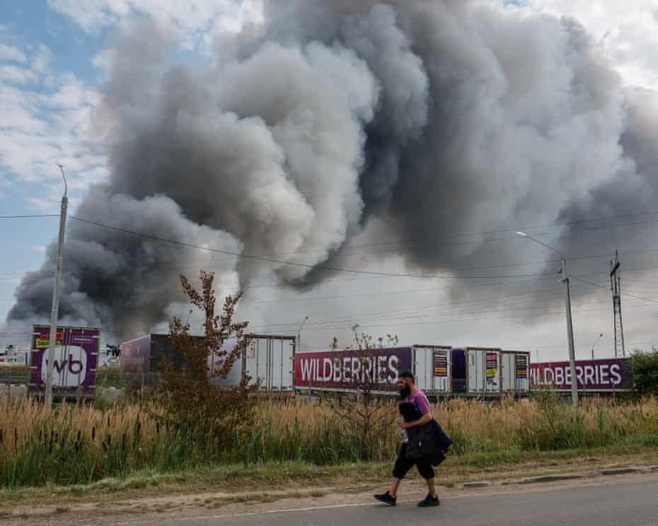 Zelenskyy Vows Response After Russian Strike Kills 10 5 1001082214