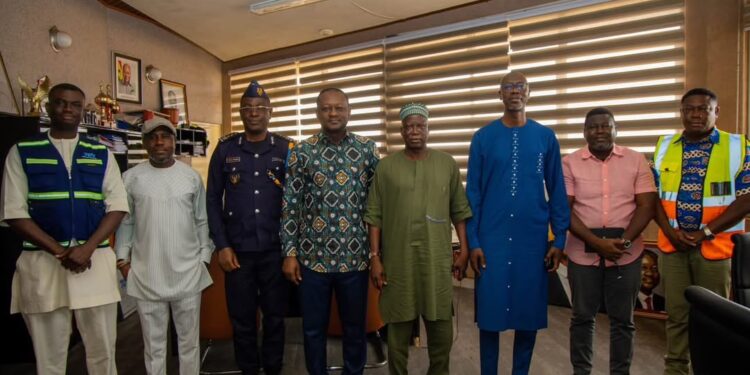 TOR, Upper East Minister Tackle Paga Fuel Bottlenecks 1 Group photo