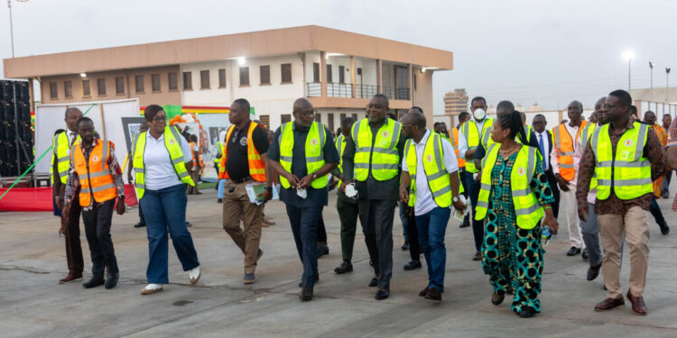 CMC Goes 24-Hour to Eliminate Delays in Cocoa Movement 1 COCOBOD Officials and the Cocoa Value Chain Stakeholders on Tour During the Launch of the 24 Hour Economy
