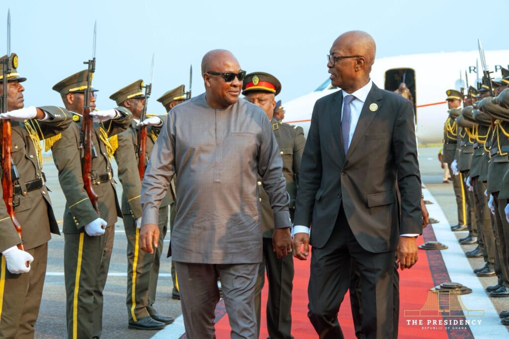 Mahama Joins AU Leaders in Luanda to Adopt Continental Conflict Prevention Plan 4 President Mahama inspects a guard of honour on arrival in Luanda for the African Union Extraordinary Summit on strengthening conflict prevention and resolution mechanisms. Photo: The Presidency