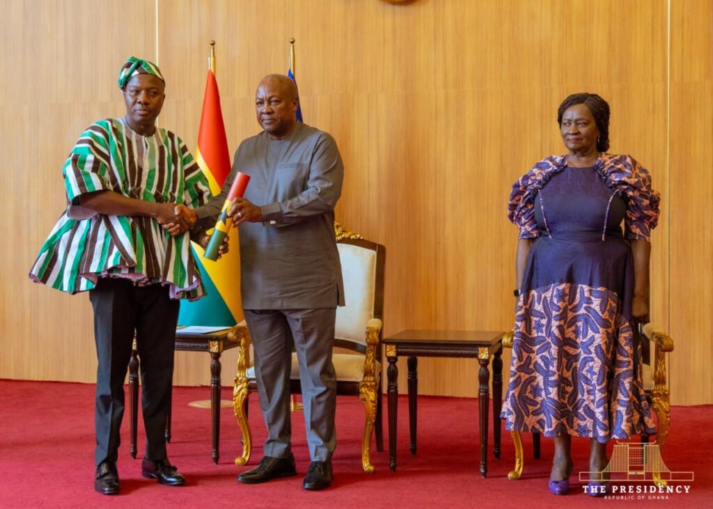 President Mahama presents the instrument of appointment to Mahama Ayariga, Minister for Local Government, Chieftaincy and Religious Affairs, after administering the three oaths of office. Photo: The Presidency