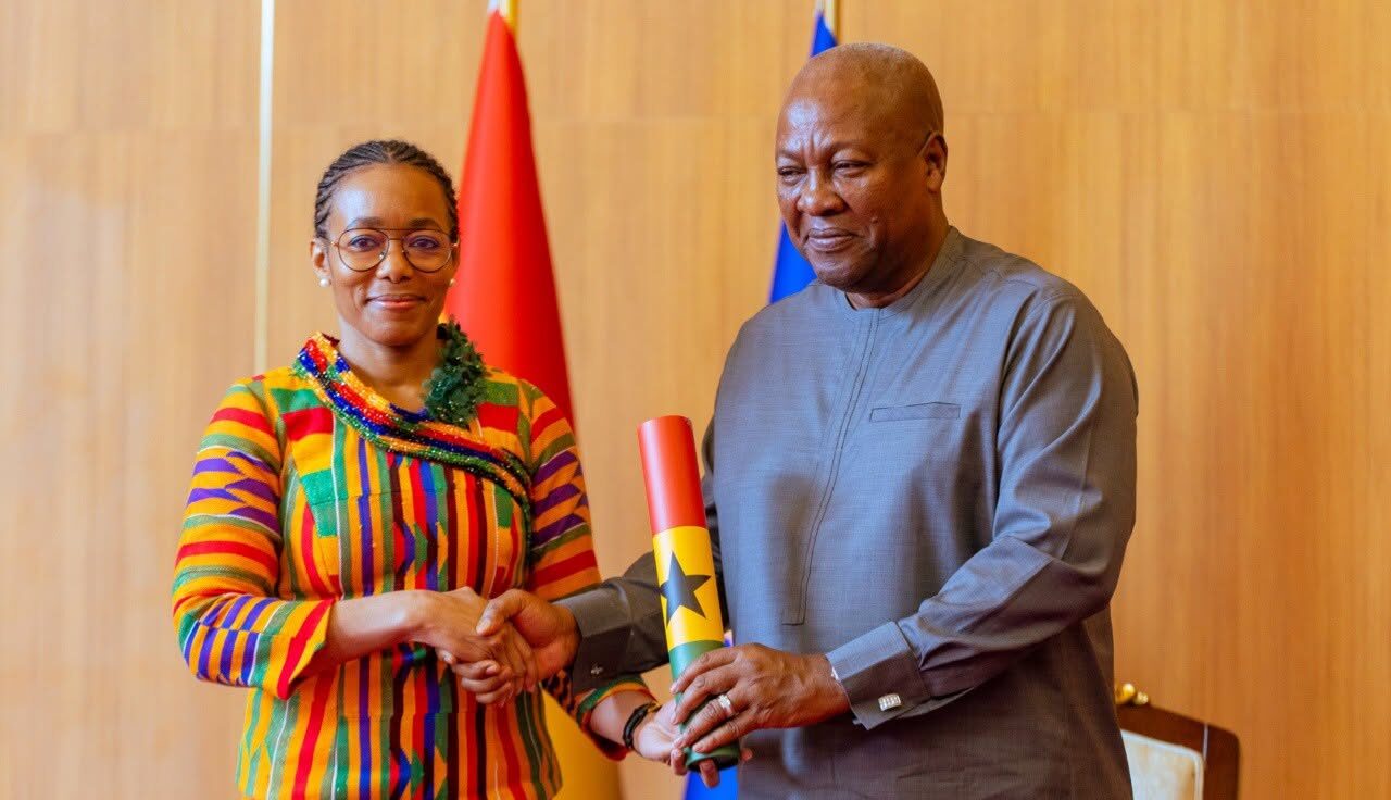 President John Dramani Mahama presents the instrument of appointment to Dr Zanetor Agyeman-Rawlings, Minister for Environment, Science and Technology, at Jubilee House on Saturday. Photo: The Presidency