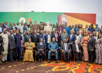 President Mahama poses with chief executives of Ghana's state-owned enterprises, joint venture companies and SIGA leadership following the release of the 2025 State Ownership Report.