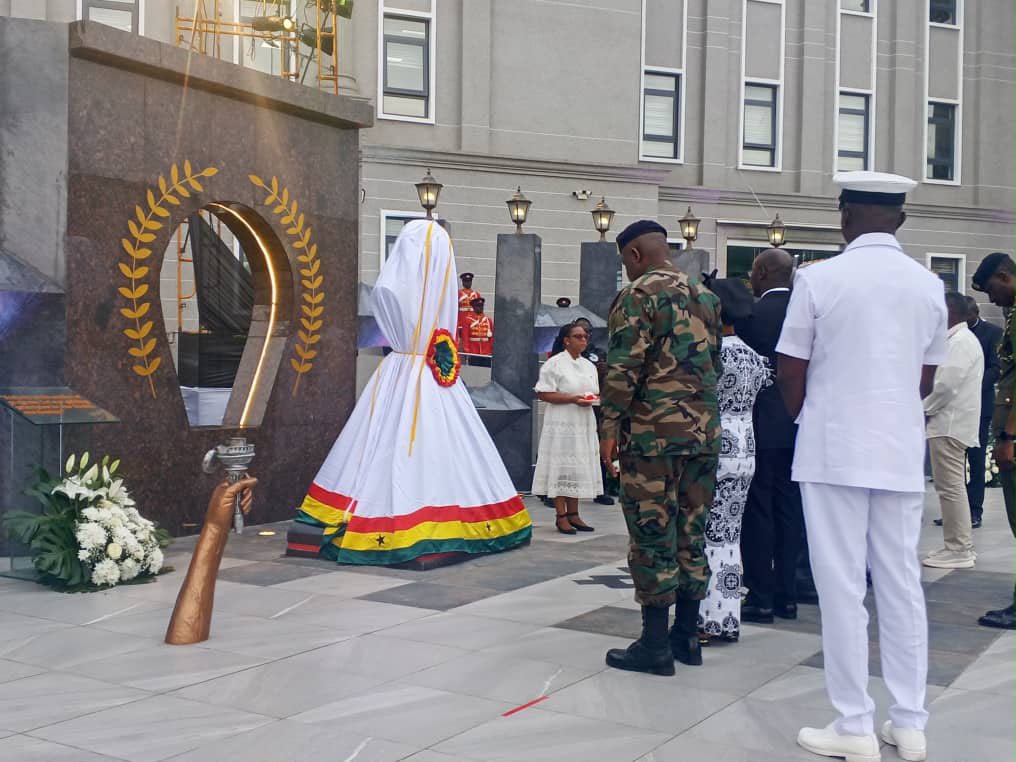 Mahama Unveils Cenotaph for Late Defence Minister Omane-Boamah 3 Omane Boamah Cenotaph 1