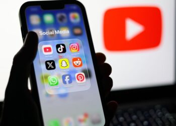 Most Teenagers Plan to Opt Out of UK Social Media Curfew, Poll Finds 3 Social Media