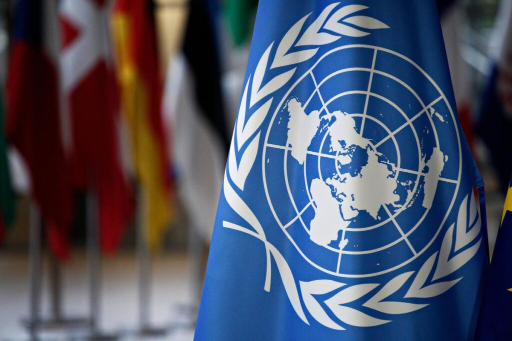 UN 1 1