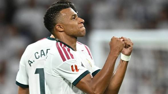Mbappé Hat-trick Against Sociedad Propels Real Madrid to First Home Win 2 image 260