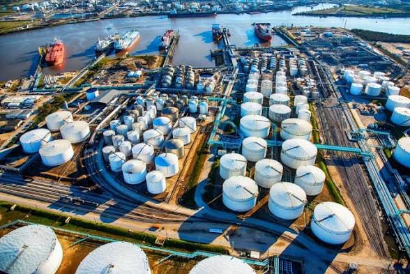 Ghana Reaffirms $12bn First Phase of Petroleum Hub Project 2 Oil barrele