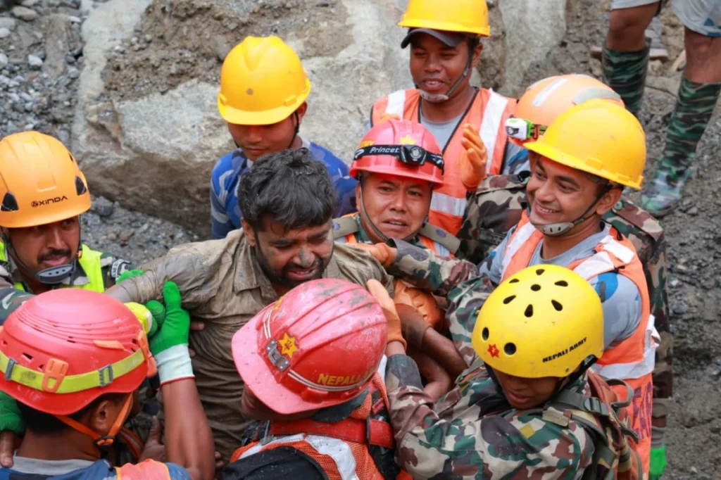 Two Workers Rescued Nine Days After Nepal Floods 3 1001108350