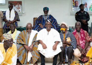 Chief Executive of GNPC, Mr. Kwame Ntow Amoah with the GNPC delegation, engage the Regent Overlord of Dagbon, Kampakuya-Naa Yakubu Abukari II on the Voltaian Basin Exploration