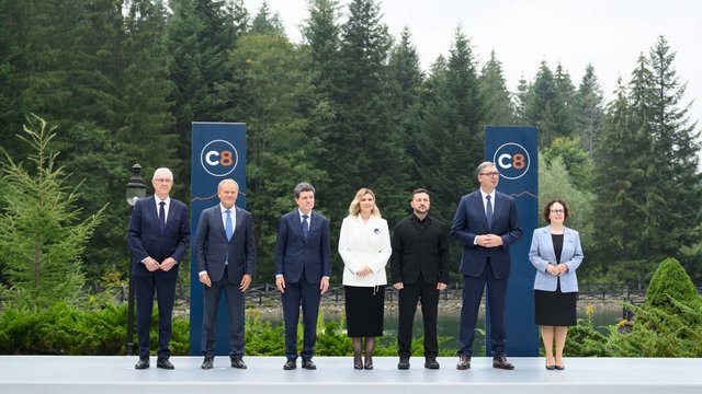 Zelenskyy Hosts Inaugural Carpathian Eight Summit 3 MIg51mEmEdu4