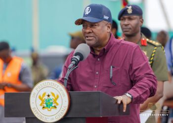 Mahama Unveils Agbogbloshie Urban Renewal Project As Waste Evacuation Begins 6 President Mahama addresses the gathering, where he unveiled plans to turn the cleared site into an industrial park anchored by a major textile factory for young people. Photo: The Presidency, Republic of Ghana