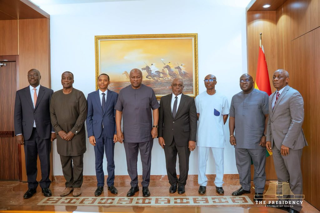 Mahama Inaugurates Fiscal Council, Charges Members to Act Without Fear 3 President Mahama poses with four members of the newly inaugurated Fiscal Council and senior government officials at the Presidency; one Council member was unable to attend