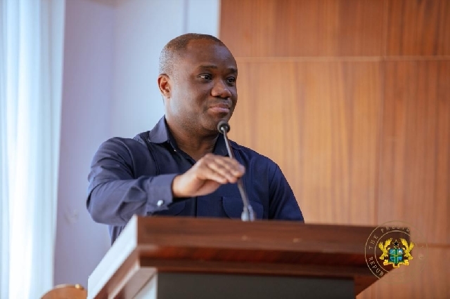 Presidential Spokesperson and Minister for Government Communications Felix Kwakye Ofosu