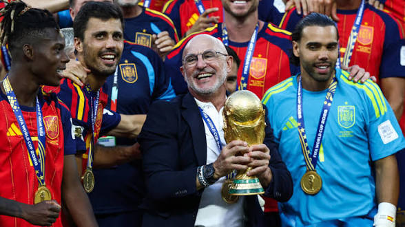 De la Fuente Extends Spain Contract to 2032 2 image 310