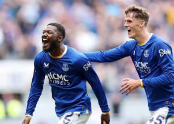 Late Drama Sees Manchester United Drop Points Against Everton 4 image 96