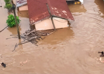 Hohoe MCE Warns Downstream Communities, Says Floodwaters Moving South 4 Hohoe Floods