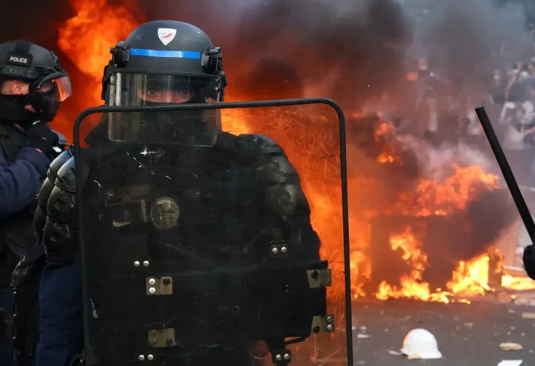 France Suspends Police Stun Grenades At Student Protests 1 2026 10 06T143354Z 1584354009 RC2QXNAR89HL RTRMADP 3 FRANCE PROTEST 1791297526