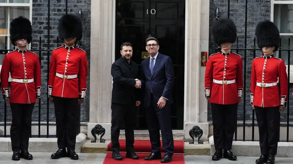 Burnham Assures Zelensky of Britain's Continued Support 2 Burnham and Zelensky 2