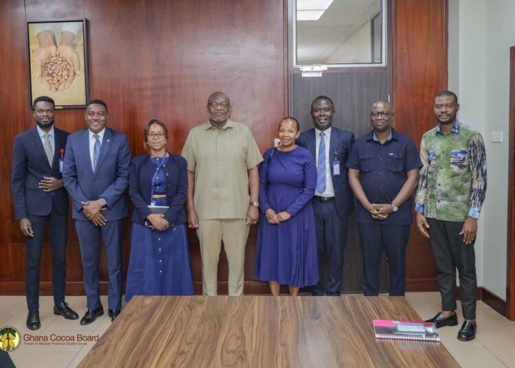 Dr. Ransford Abbey, CEO of COCOBOD, Received a Delegation from Stanbic Bank Ghana at the Cocoa House in Accra