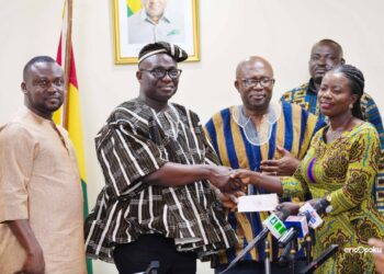 Wheatland Backs Women Farmers With GH¢100,000 2 CEO of Rockland Farms and 2023 National Best Female Farmer, Madam Edith Akosah Wheatland Donates GH¢100,000 to the Ministry of Food and Agriculture to Support the 42nd National Farmers Day Celebrations