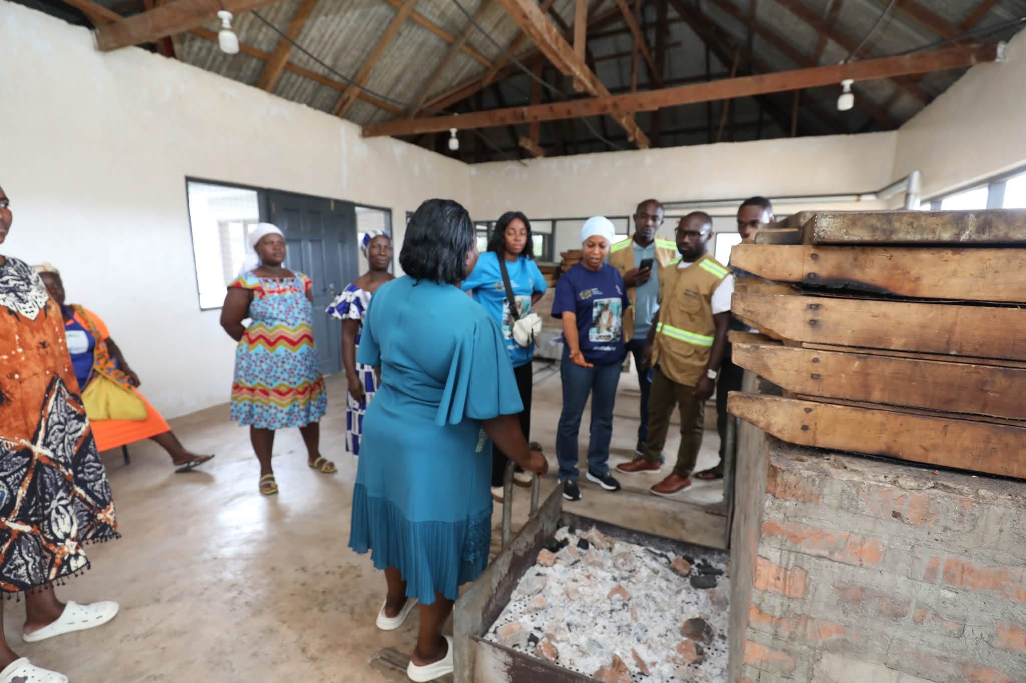 The Fisheries Commission of Ghana Assesses Commercial Smoking Ovens