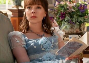 'Bridgerton Season 6' Scripts Underway, Reportedly Centering on Eloise's Story 4 Eloise Bridgerton