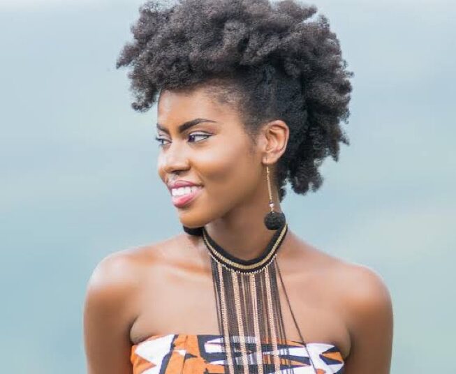 MzVee, Singer
