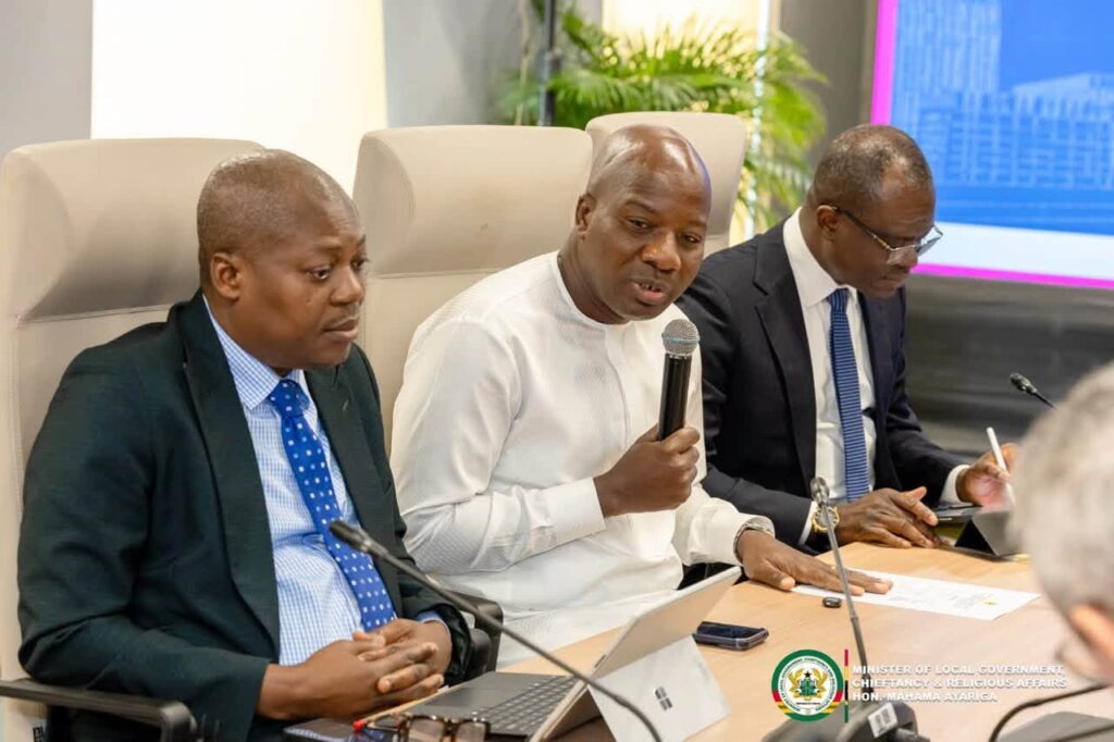 Mahama Ayariga Wants Banks to Adopt and Beautify Streets 2 Local Government Minister Mahama Ayariga addresses heads of banks at Bank Square, outlining his proposal for banks to adopt, rename and maintain public streets. (Photo: Ministry of Local Government, Chieftaincy and Religious Affairs)