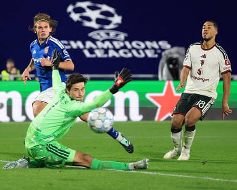 Como Compound Manchester United Woes With Heavy Win 3 image 328