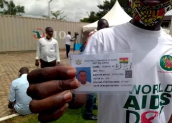 Voters register: Health official identifies Over 20 persons with coronavirus symptoms 6 Rabiatu Braimah, a health official stationed at the center, indicated these persons had high temperatures, were coughing and had a flu.