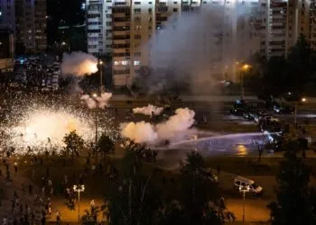 Belarus Election: Opposition Disputes Lukashenko Landslide Win amid Protests 6 Protesters and riot police clash in Minsk, Belarus during a demonstration against President Lukashenko's claim of a landslide victory. Image credit: Misha Friedman/Getty Images)