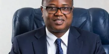Dr. Maxwell Opoku-Afari, the First Deputy Governor of the Bank of Ghana has revealed that businesses will suffer if they fail to incorporate and embrace digitalization in their business models.