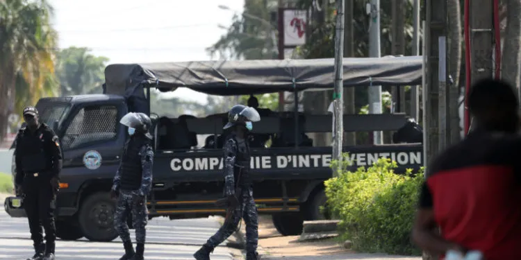 Members of Ivory Coast security forces, surround the residence of former President Henri Konan Bedie. Image: REUTERS