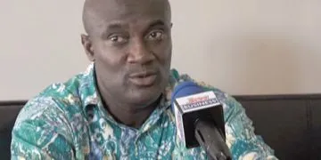 Vice President of the Ghana Union Traders Association (GUTA), Clement Boateng, has called on government to stop the dollarization of the country’s economy.