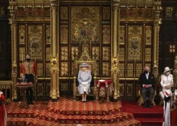 Queen Elizabeth II opens UK parliament, Gov’t seeks to strengthen economy 6 Queen Elizabeth II opens UK parliament, Gov’t seeks to strengthen economy
