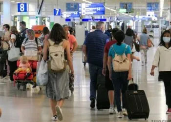 EU agrees to allow vaccinated non-EU tourists into the bloc 6 EU agrees to allow vaccinated non-EU tourists into the bloc