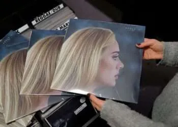 Vinyl and CD Sales Shot Up In 2021, Data Reveals Streaming has been dominating the music industry for years now, but 2021 saw a notable rise in sales of physical albums, thanks in part to the success of Adele's latest album.