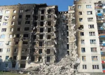 Ukraine Crisis: Russia Faces war Crimes Investigation 5 A building in Kyiv destroyed by bomb-shelling