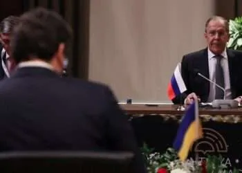 Russia's Lavrov (R) in talks with Ukraine's Kuleba - but there was no immediate breakthrough