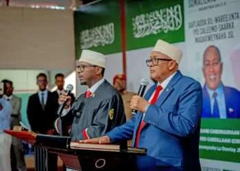Somaliland's New Leader Sworn-in 5 Abdirahman Mohamed Abdullahi (left)
