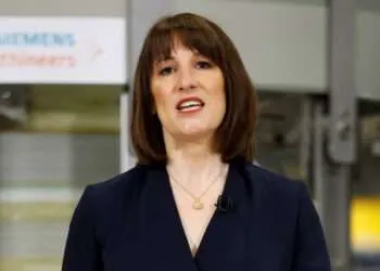No 10 Defends Reeves Amid Market Concerns