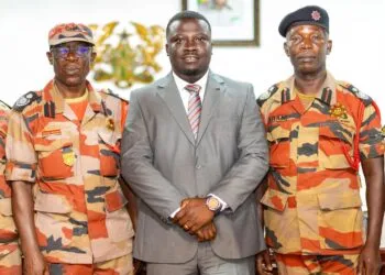 Ashanti Regional Minister Engages Fire Service on Adum PZ Fire Response 10 Dr. Frank Amoakohene, Fire, Adum PZ, Fire service,
