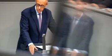 German Chancellor Friedrich Merz speaks in the bundestag.